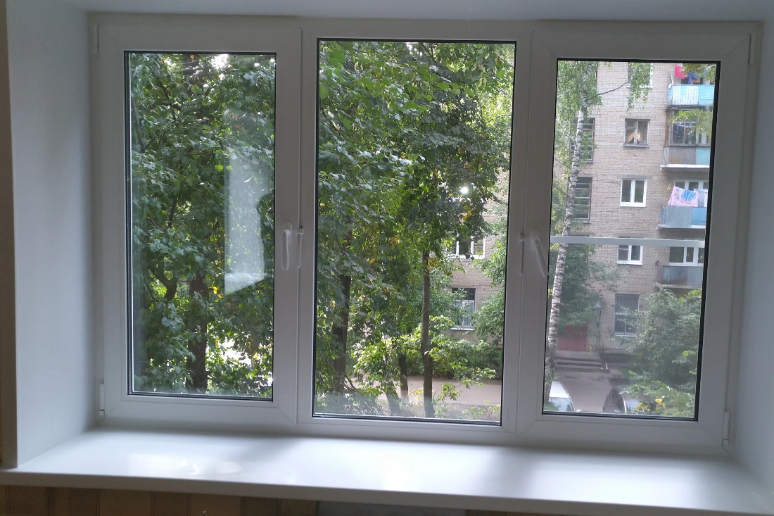 Замена старого деревянного окна в квартире на металлопластиковое